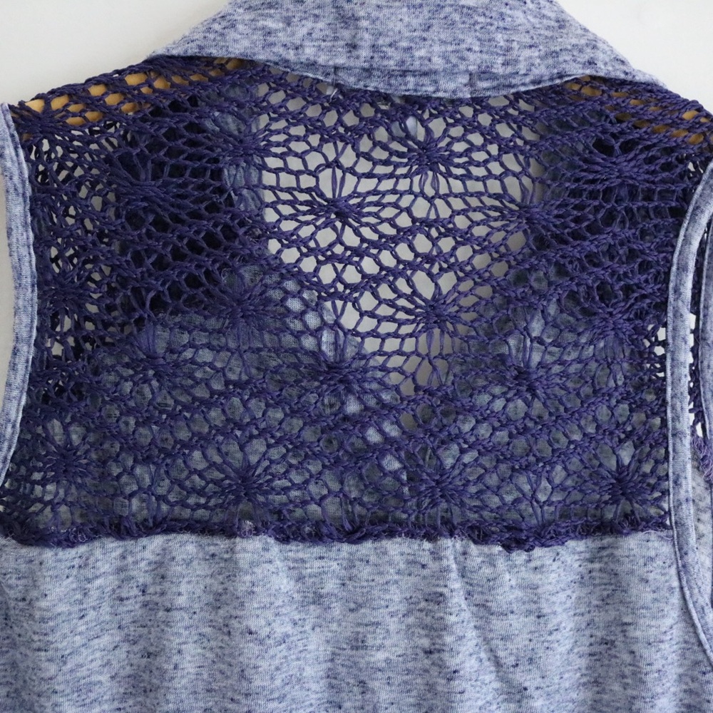 Charlotte Russe Blue Sleeveless Buttoned Tie Up Tank - Picture 5 of 7
